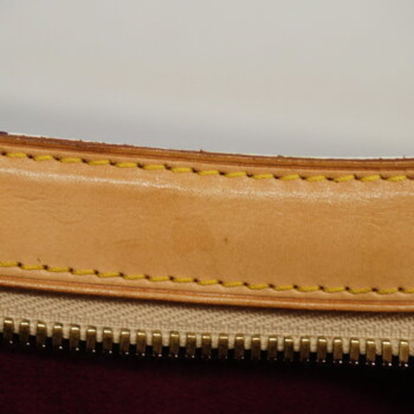 Louis Vuitton Monogram Lodge GM Shoulder Bag - Picture 12 of 14